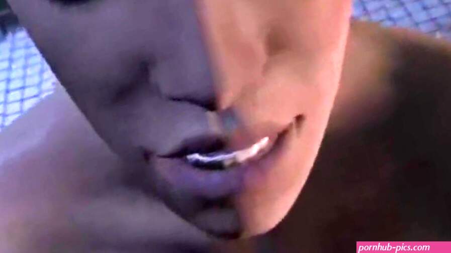 Mortal Kombat Cassie Cage fucked and creampie in the gym locker room