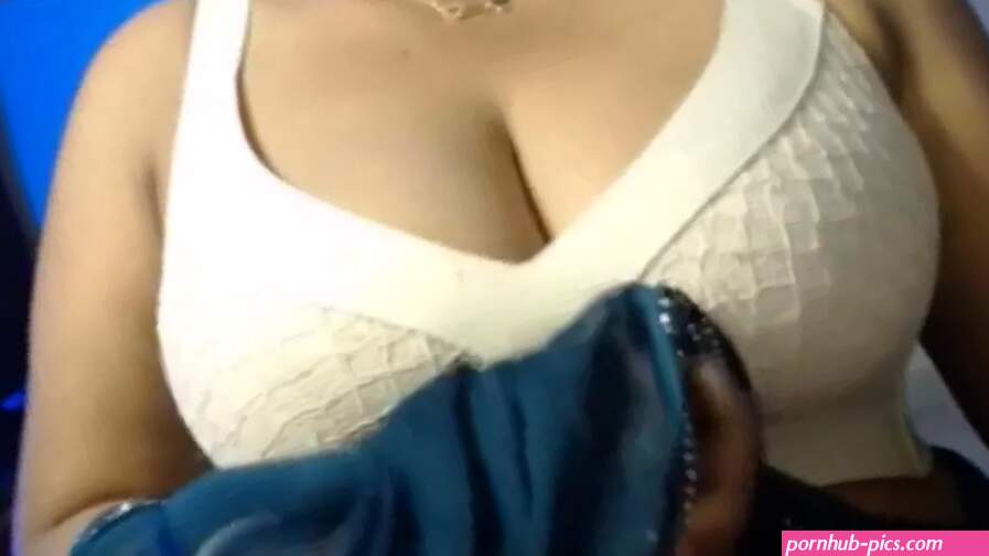 Desi Solo S Hot Big Boobs Bra Hot Show watch online
