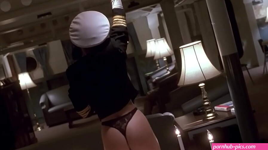 Gorgeous Erika Eleniak Ass