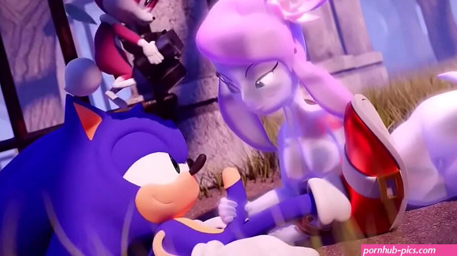 Sonic ditched Amy for Ghost Girl