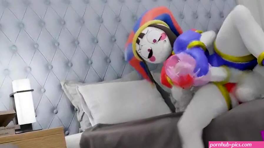 Futa Pomni masturbates