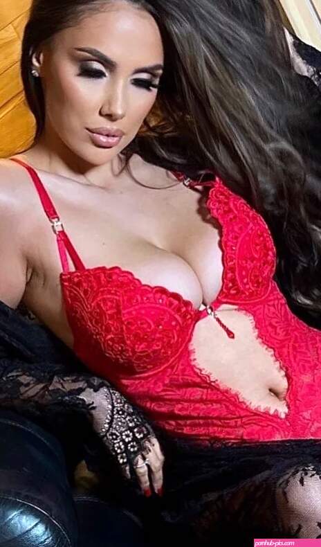 Gemma McCourt: Super Hot Thick Model OnlyFans Leaks