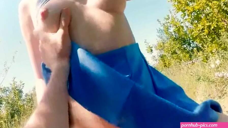 A girl with a stunning figure gets fucked outdoor watch online