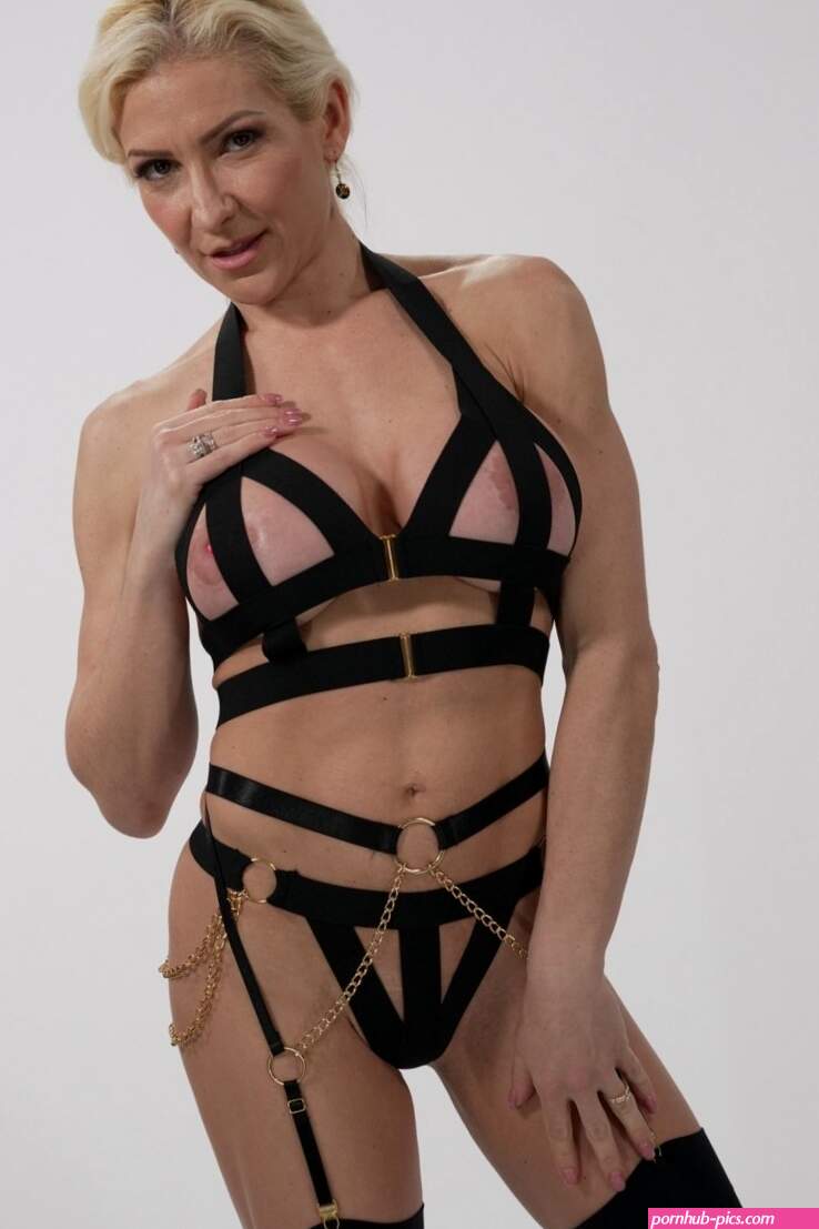 Gloryhole Fantasy With Milf Frenchy