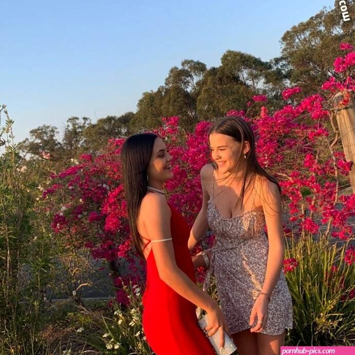 Carolyn Marcinkus X Gracelaura X Nude Onlyfans Leaks The Fappening 153120