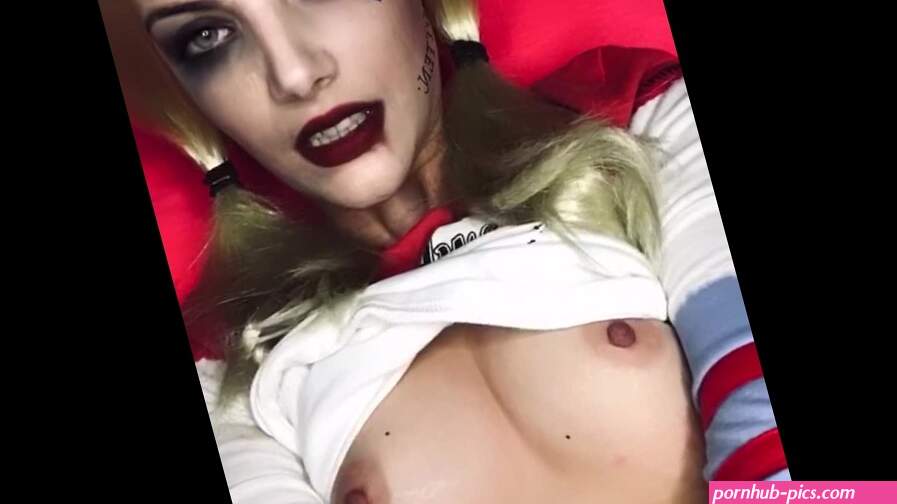 REAL LIFE Harley Quinn FUCKS herself with FAT dildo and CUMS