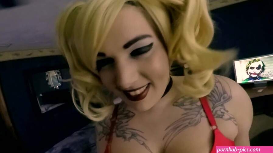 Harley Quinn Fucks herself CRAZY Gabby Monroe Cosplay solo