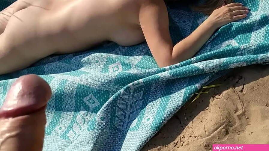 Big Dick Guy Jerks Cock Near Sunbathing Nude Beach Girl