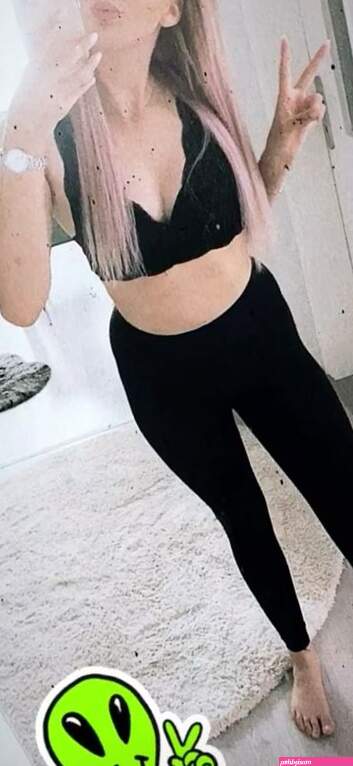 AsmrJaninaa