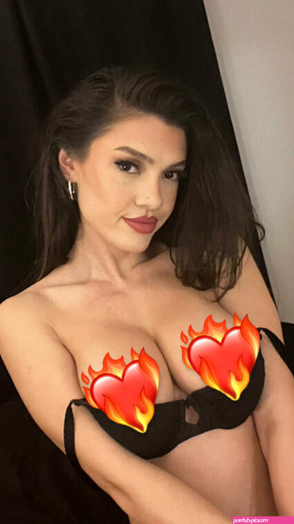 eceozbdk eceozbudak Nude Leaks OnlyFans
