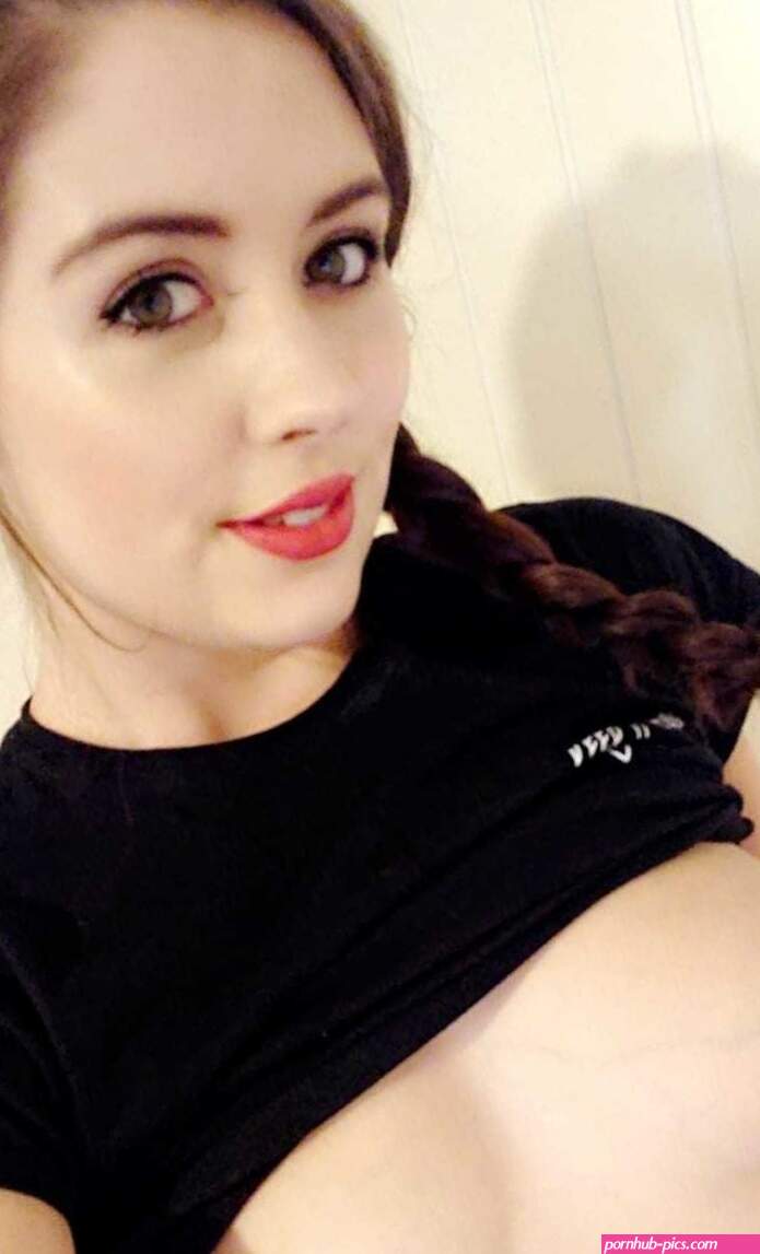 Naughtypoppyuk Nude OnlyFans Leaks