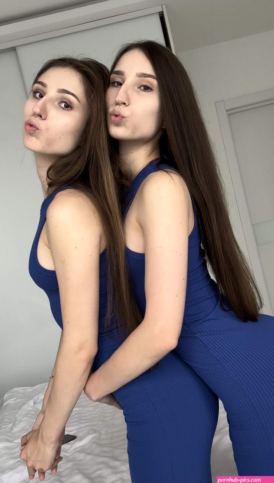 Ukrainian Twins UkrainianTwins X
