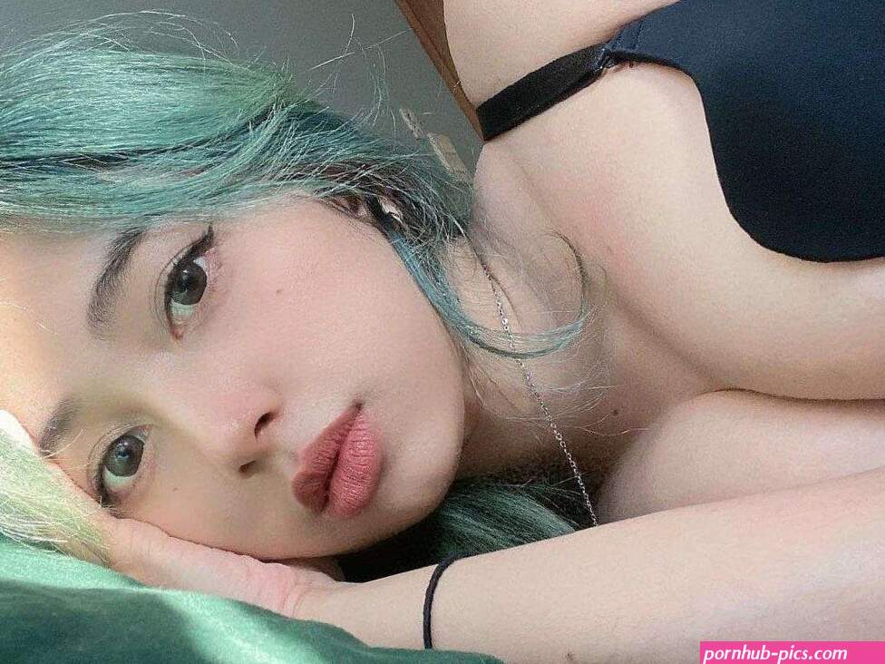 Mercury Nguyen Disleft Nude OnlyFans Photos 1