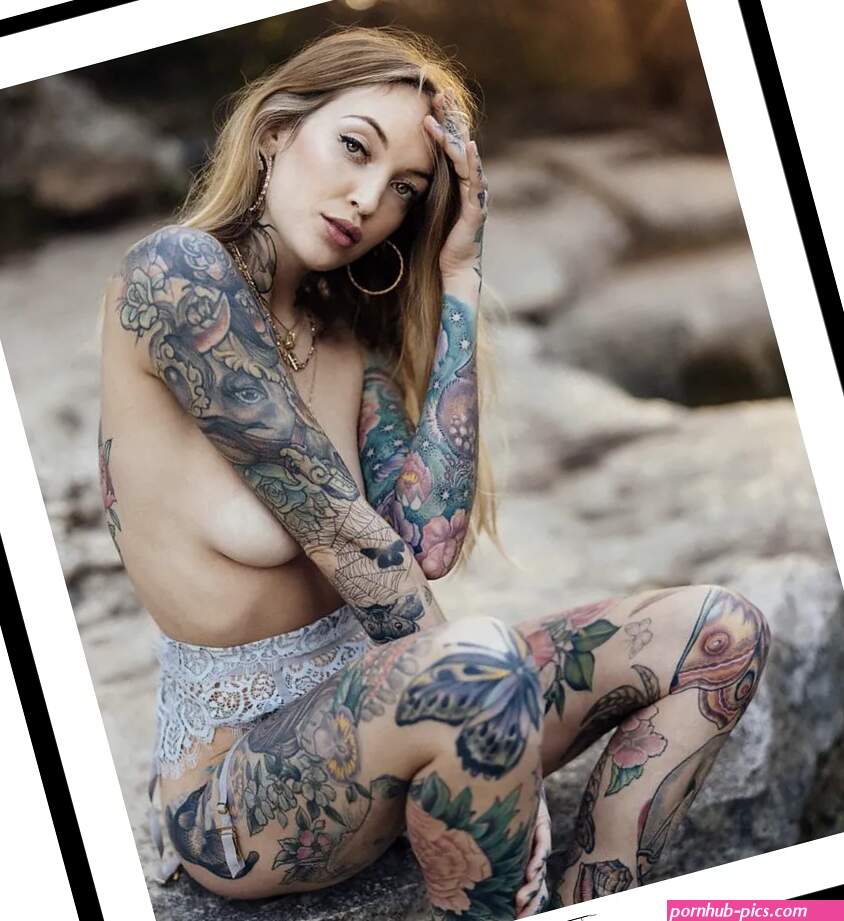 Sexy tattooed country girl 038