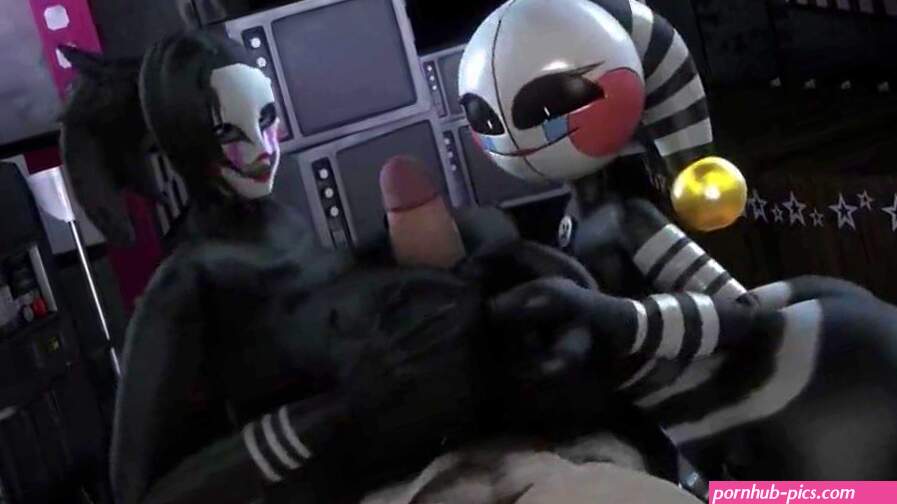 Puppet threesome