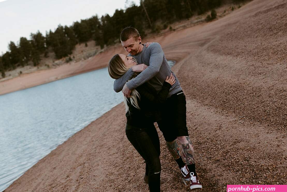 Colorado Springs Couple at Rampart Reservoir Parr Photo Co.