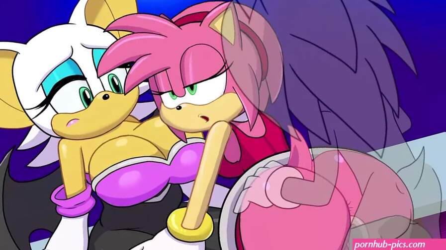 Rouge The Bat Gets Cucked By Amy Rose