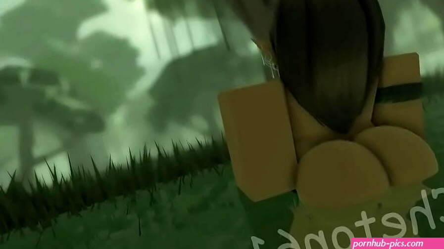 Roblox Futa fucks a girl in the jungle