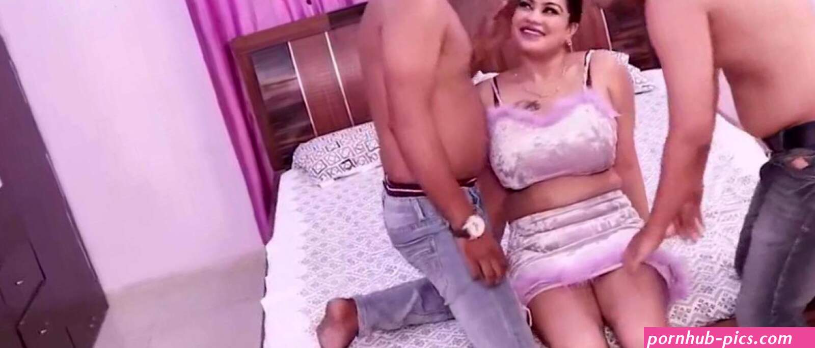 SONIYA MAHESHWARI Nude