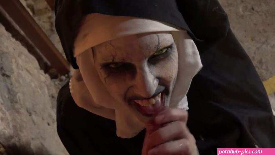 Conjuring fuck with sexy but yet demonic nun Silvia Rubi