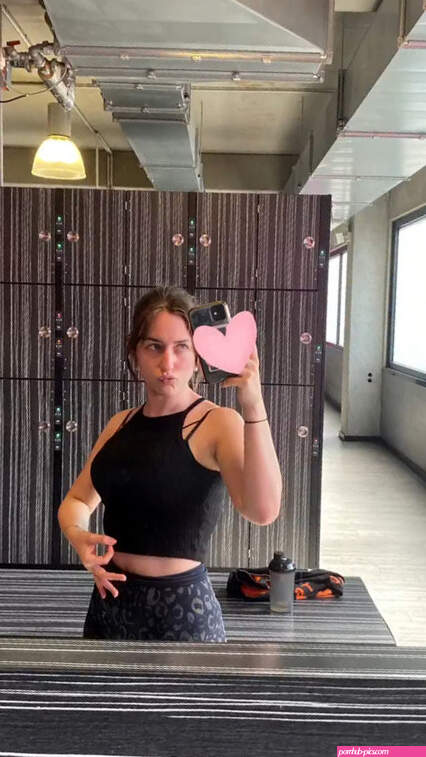 Zarahchan aka zarahchan Nude Leaks Patreon