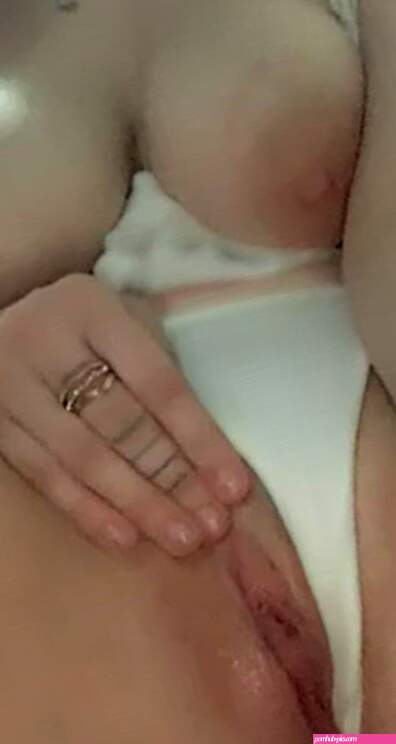 Mrsmolina97 zoeinatx OnlyFans hotwife porn video