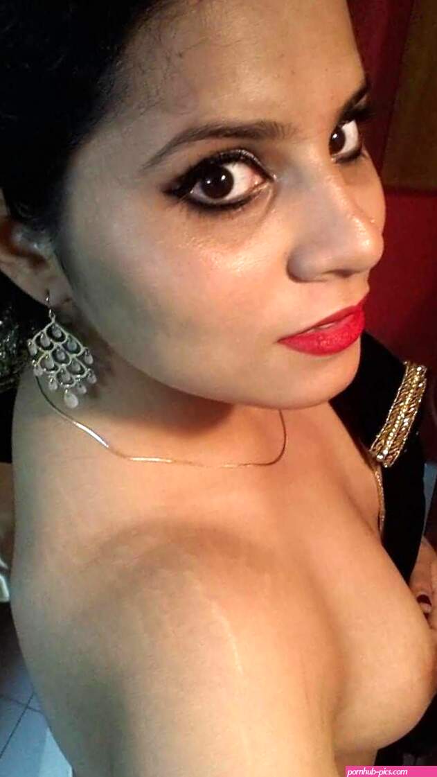 Indian Wife Cheating Nude and Sex Photos