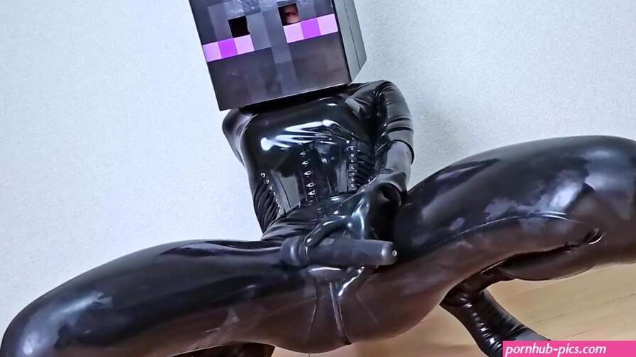 Cosplay masturbation Rubber suit in Ender girl costume