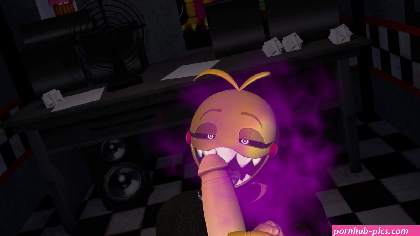 Hyper toy chica boobjob