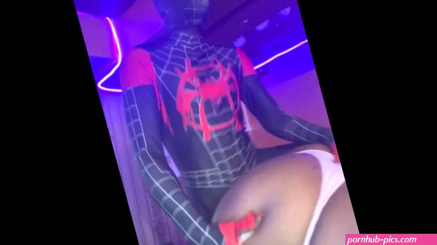 Spider-Man Miles Morales fucks Gwen Stacy