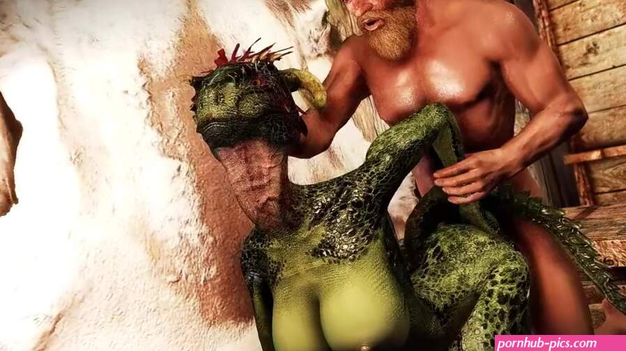 Female warrior Argonian masturbates gets fu...