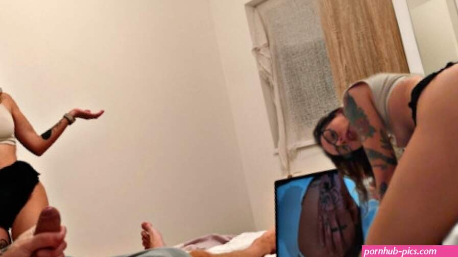 Stepmom caught me with a boner and helped me cum quickly in her Ass!