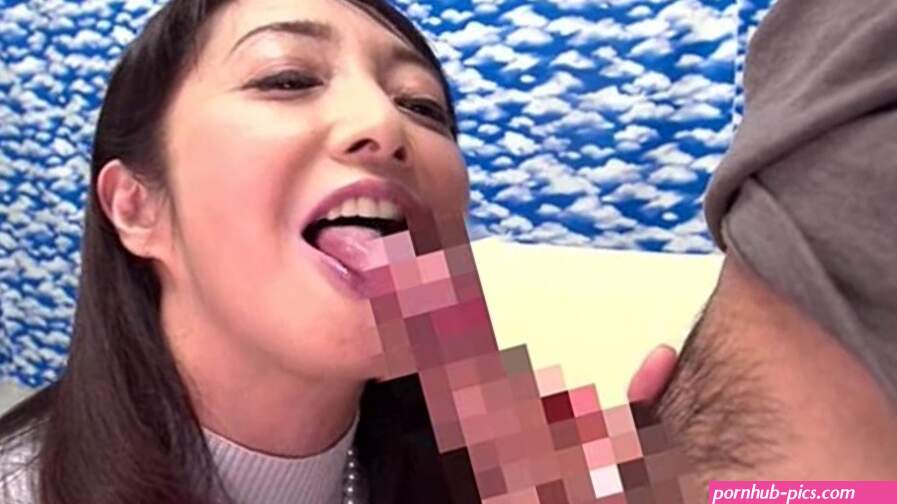 1st Round The Mama Blowjob Suck-Off 2018