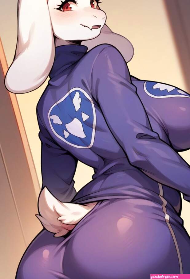 Undertaletorielmilf big assPornturtleneck