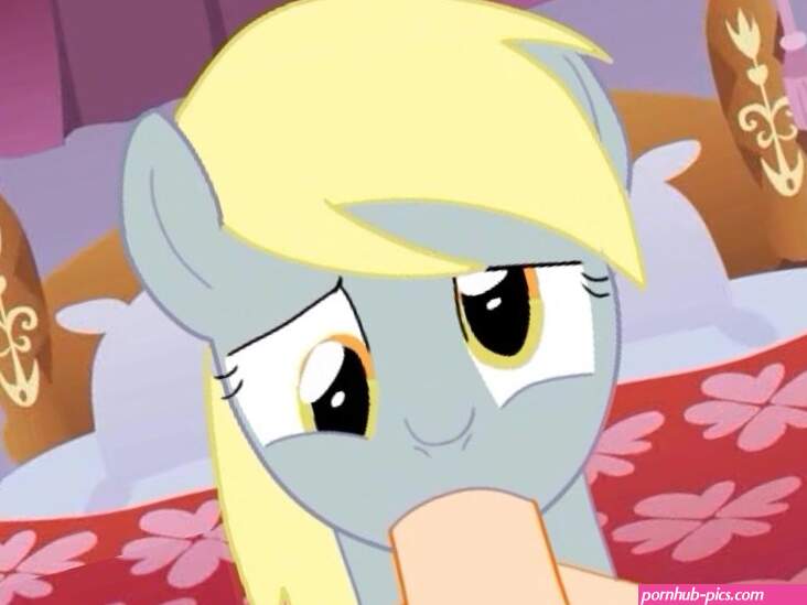 Pony Derpy gives you a blowjob