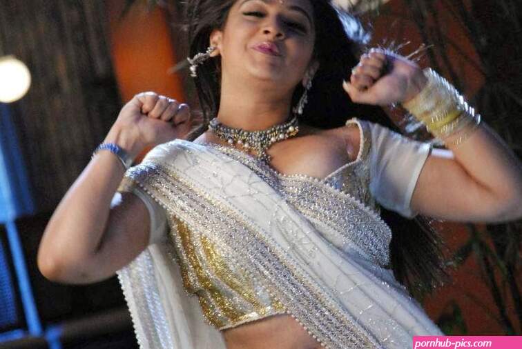 hot spicy sizzlers: aarti agarwal acting as unsatisfied aunty white saree blouse removing showing big boobs deep navel masala seducing stills