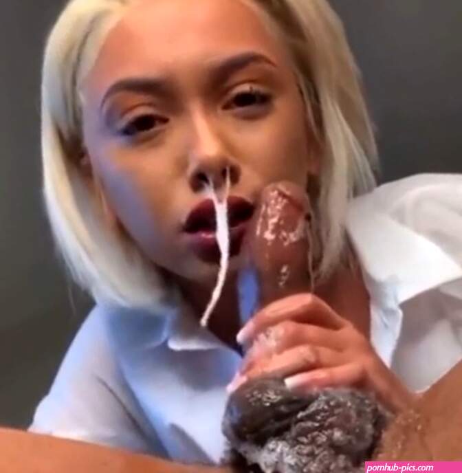DIRTY BLONDE SLOPPY BLOWJOB