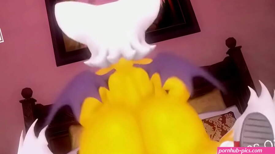 Rouge bounces on tails cock