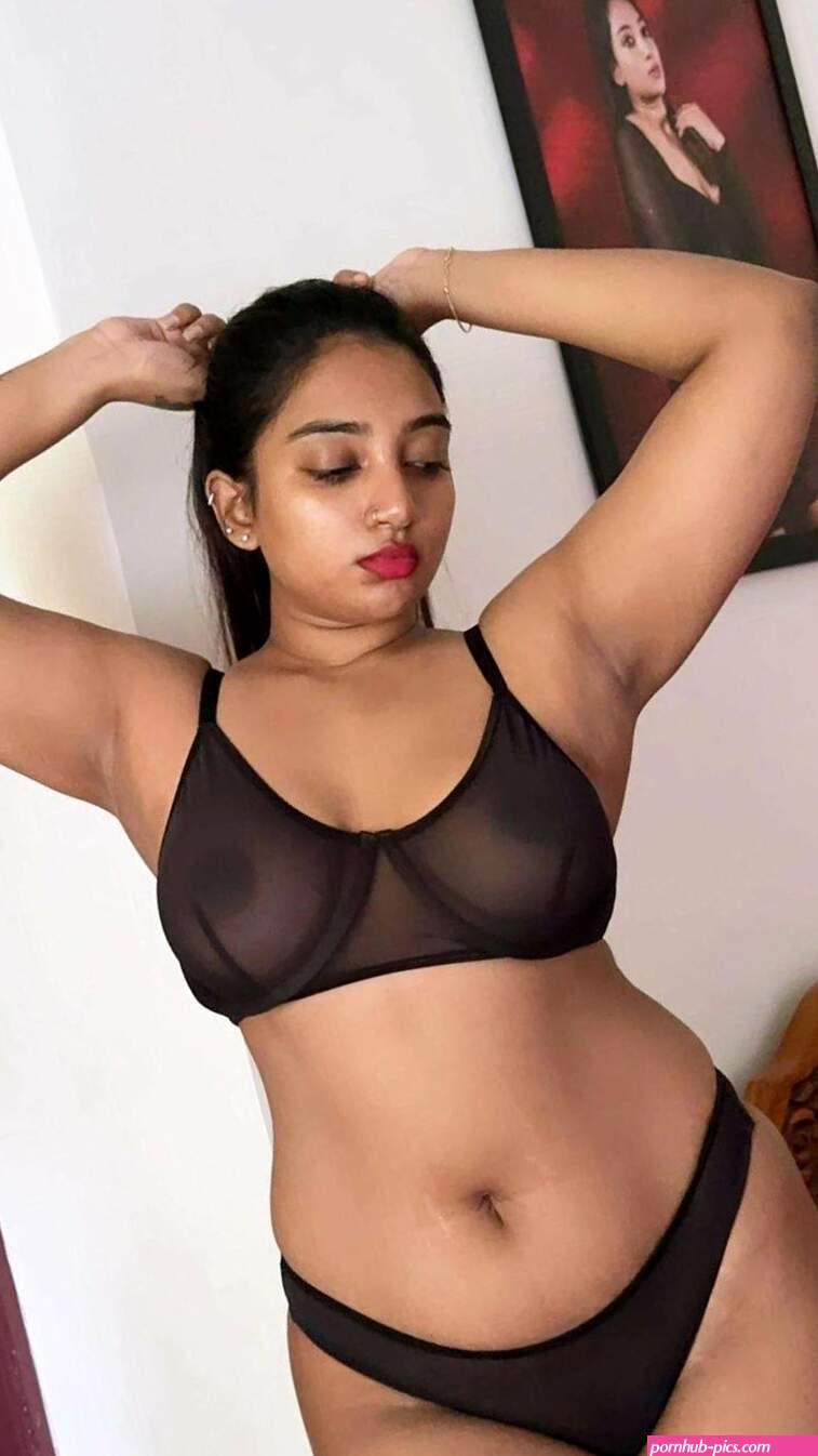 Suriyaprabha Nude