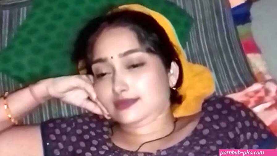 Newly married Indian couple have sex in midnight hindi sex video of newly married couple
