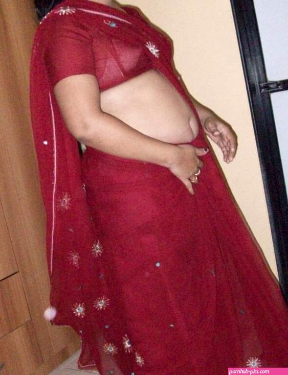 sexy aunty in red saari Photo album by Balroz