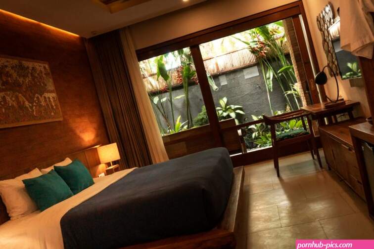10 Sizzling Hot Hotel Sex Positions to Try Tonight!