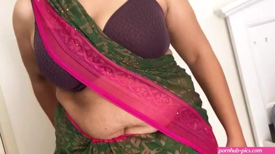 Sexy Indian Stripping Off Saree to Panty