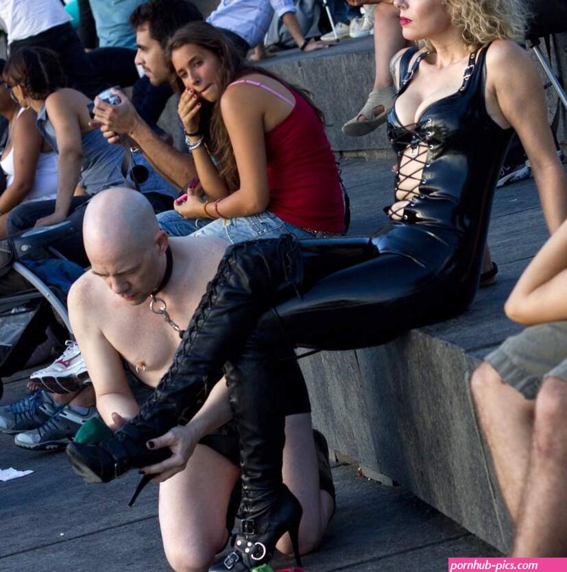 Bald Slave Knelt and Mistresses Leater Boots Worship