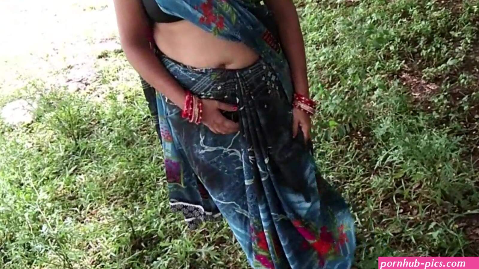 Desi aunty has her XXX bush banged by stud who caught her pissing : INDIAN SEX on TABOO.DESI