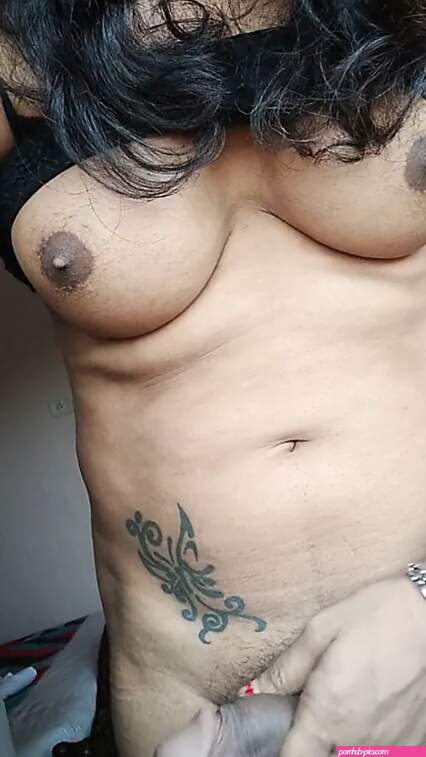 Busty Desi Shemale Stripping: Mature Amateur Porn