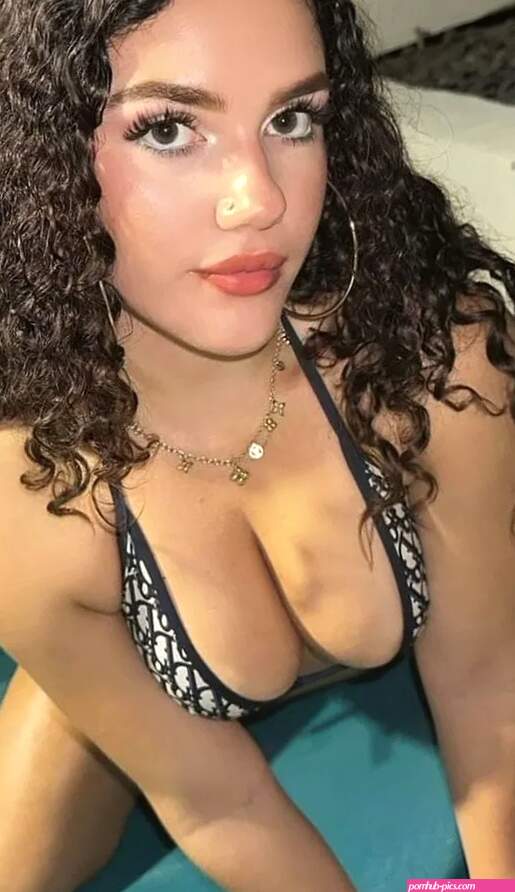 Hoesluvkinz Nude Tits