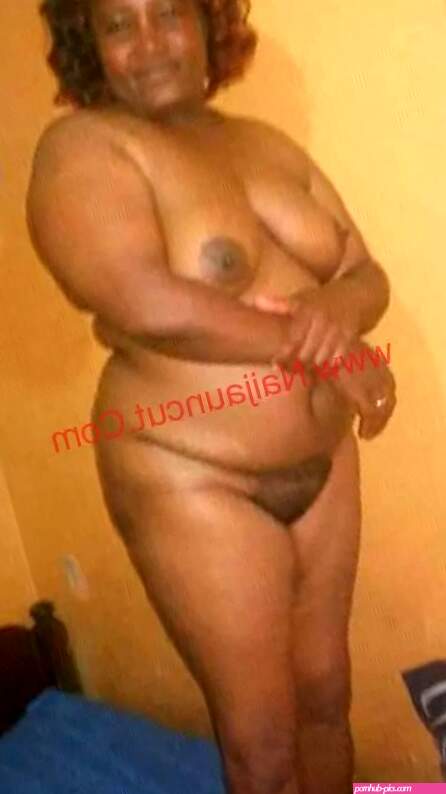Married Sugar Mummy Going Freaky Picture taking by Young Lover