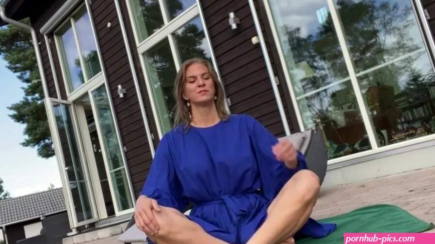 Free Marling yoga vagina Porn Video