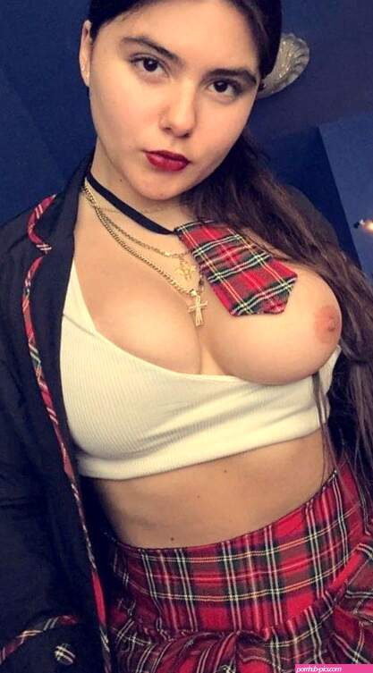 Nude Raeleerudolph22 picture 509